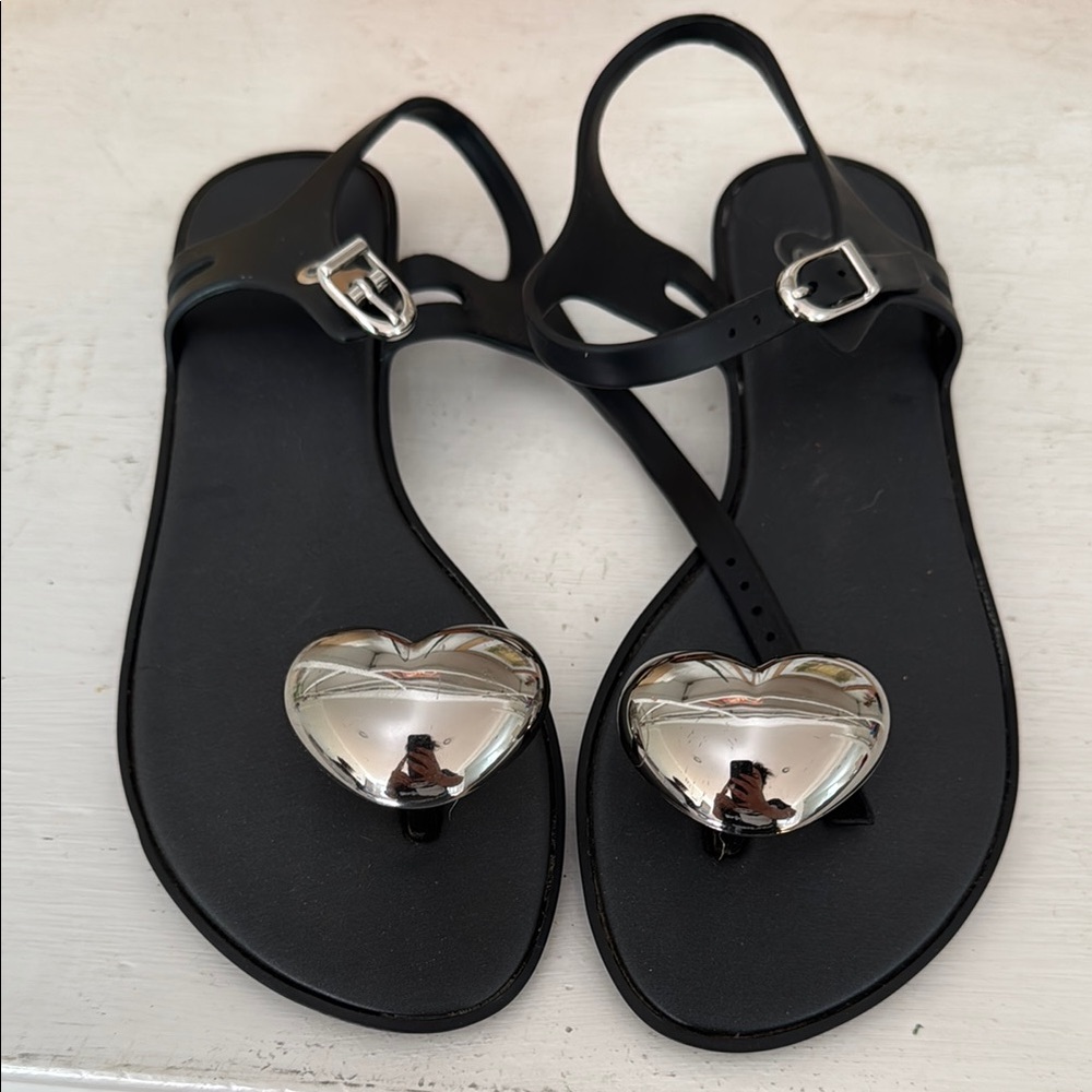 Stylish Black Sandals with Silver Heart Accents
